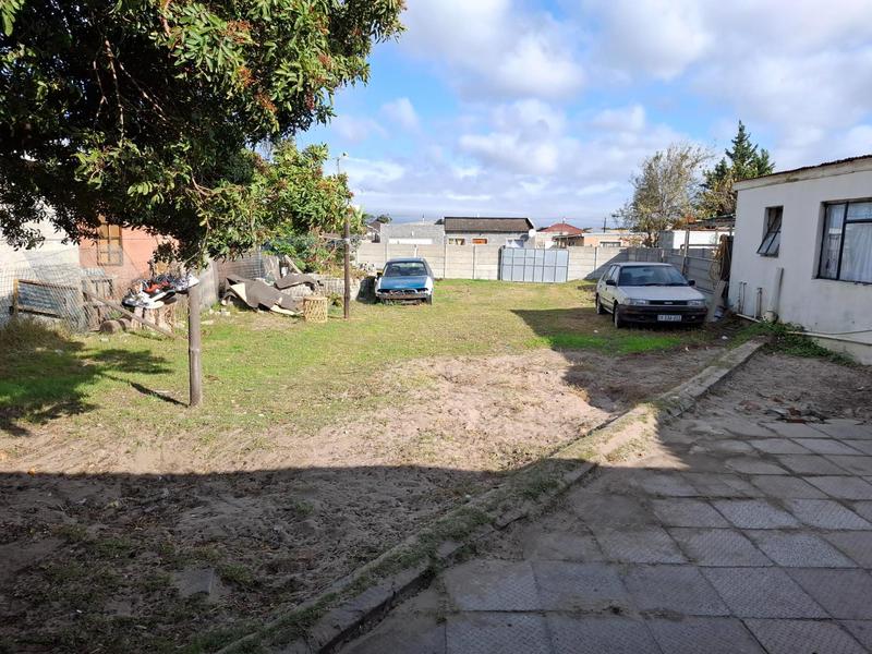 7 Bedroom Property for Sale in Riverton Western Cape